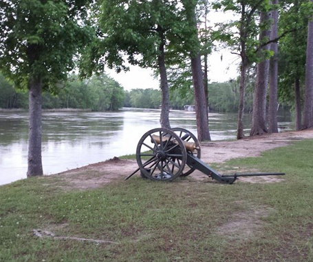 Niblett’s Bluff Park - No Man's Land