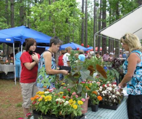 El Camino Real de los Tejas Sale on the Trail